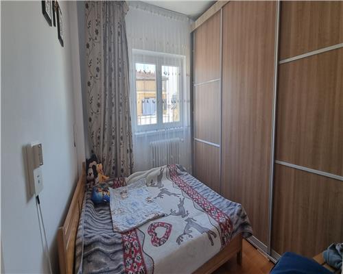 Apartament 3 camere de vanzare Cetate mobilat si utilat