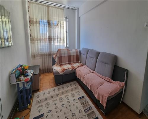 Apartament 3 camere de vanzare Cetate mobilat si utilat