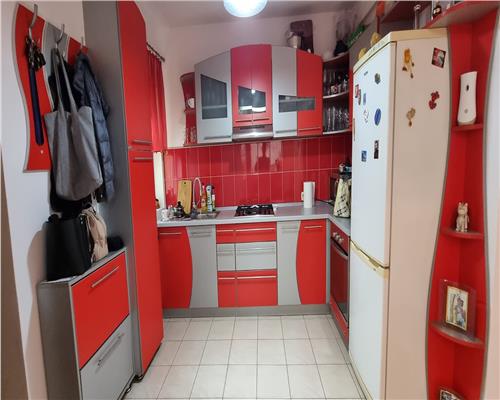 Apartament 4  camere decomandat de vanzare Centru etaj 1