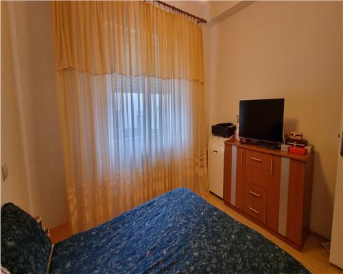 Apartament 4  camere decomandat de vanzare Centru etaj 1