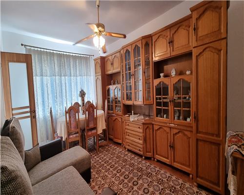 Apartament 3 camere de vanzare decomandat zona Ampoi 3 , etaj intermediar, mobilat si utilat