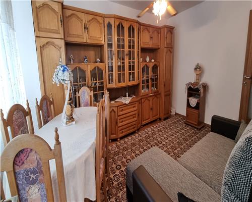 Apartament 3 camere de vanzare decomandat zona Ampoi 3 , etaj intermediar, mobilat si utilat