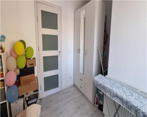 Apartament 3 camere la casa de vanzare zona Centru mobilat si utilat