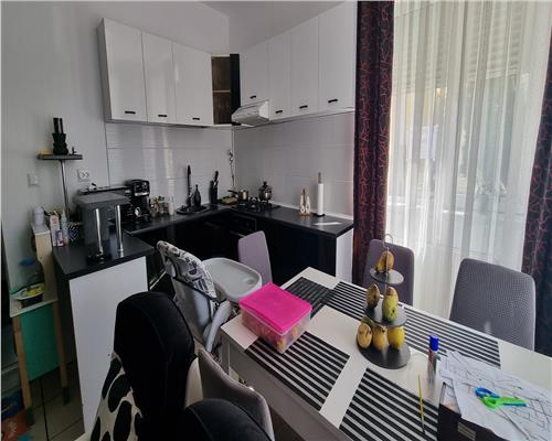 Apartament 3 camere la casa de vanzare zona Centru mobilat si utilat