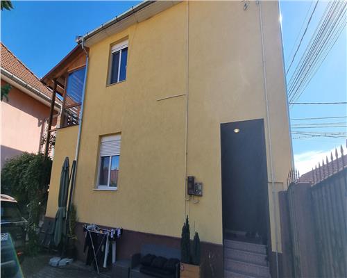 Apartament 3 camere la casa de vanzare zona Centru mobilat si utilat