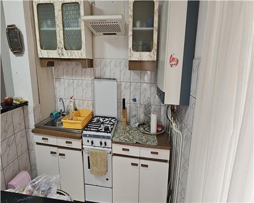 Apartament cu 3 camere de vanzare in cetate