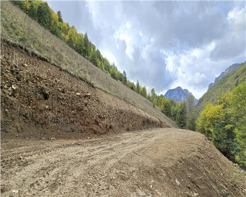 Teren Intravilan de Vanzare in Zona Turistica Ramet