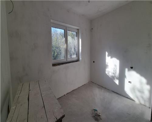 Casa pe nivel cu subsol de vanzare in Micesti la asfalt 817 mp teren