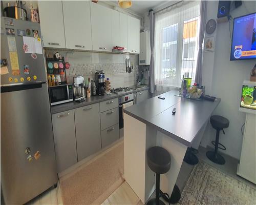 Apartament 3 camere decomandat bloc nou Cetate