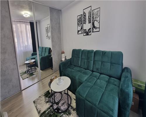 Apartament superfinisat 2 camere de vanzare zona Carolina Mall complet mobilat si utilat