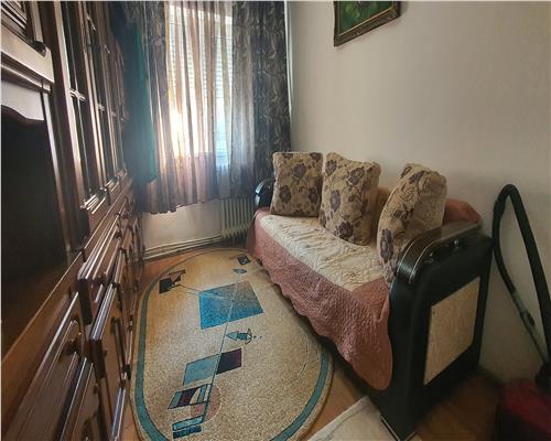 Apartament 3 camere decomandat etaj 1 Tolstoi!