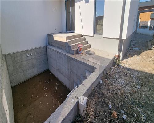 Duplex P+E semifinisat de vanzare Dealul Furcilor cu piscina exterioara