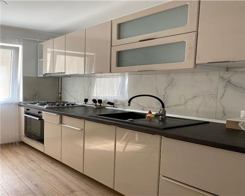 Apartament 3 camere de vanzare Centru complet mobilat si utilat