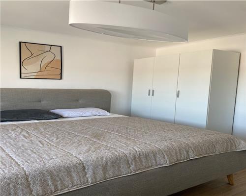 Apartament 3 camere de vanzare Centru complet mobilat si utilat