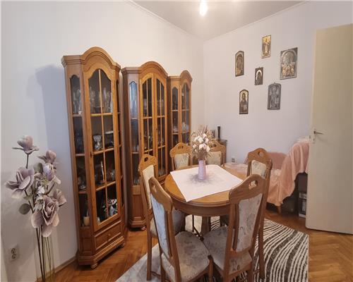 Apartament Deosebit cu 4 Camere de Vanzare in Cetate!