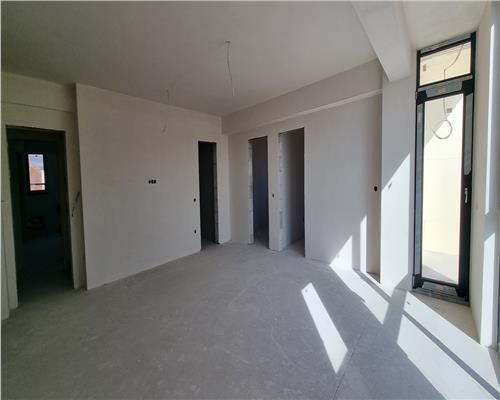 Apartament 3 camere la cheie de vanzare etaj 1 zona Recea