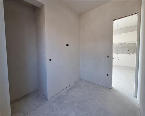 Apartament 3 camere la cheie de vanzare etaj 1 zona Recea