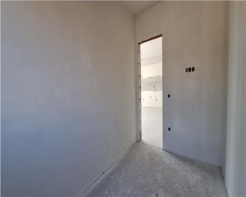 Apartament 3 camere la cheie de vanzare etaj 1 zona Recea