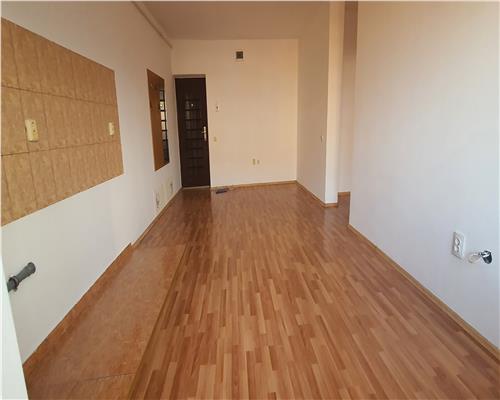 Apartament 3 camere decomandat Cetate etaj 2