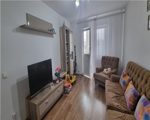 Apartament 3 camere de vanzare etaj 1 complet mobilat si utilat zona Tolstoi