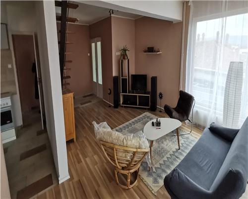 Apartament 3 camere de inchiriat Centru