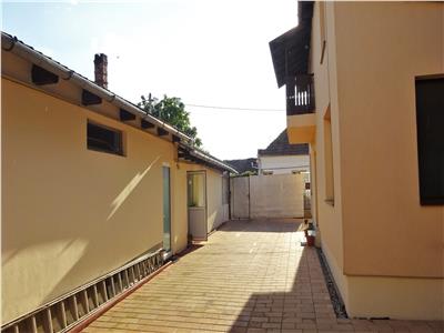 Casa/Vila,cu 1250 mp teren, ideala pentru pensiune
