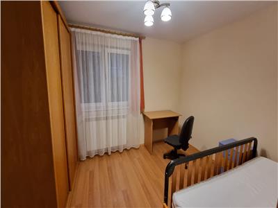 Apartament de inchiriat 2 camere etaj 1 zona buna Cetate