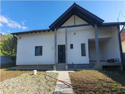 Casa noua de vanzare la 10 km de Alba Iulia 450 mp teren