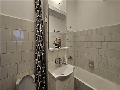 Apartament de inchiriat decomandat zona Centru