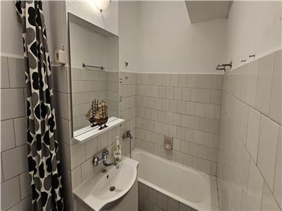 Apartament de inchiriat decomandat zona Centru