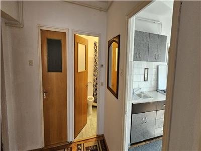 Apartament de inchiriat decomandat zona Centru