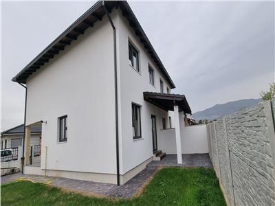 Casa tip duplex de vanzare cu finisaje de calitate superioara