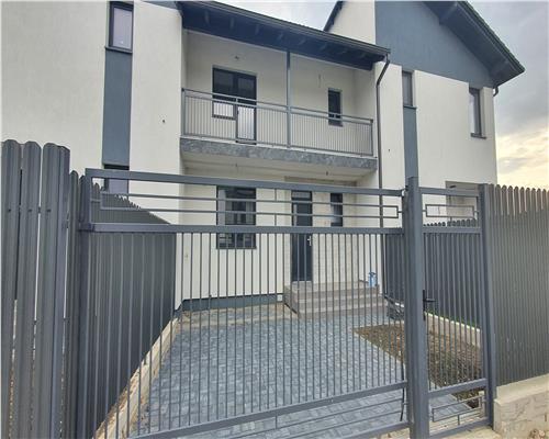 Casa triplex de vanzare 4 camere P+E Cetate !