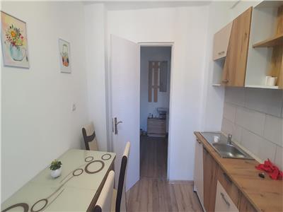 Apartament 2 camere Cetate renovat etaj 3