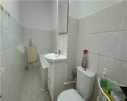 Apartament 2 camere decomandat Cetate de inchiriat