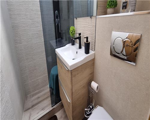 Apartament 3  camere de vanzare in Centru