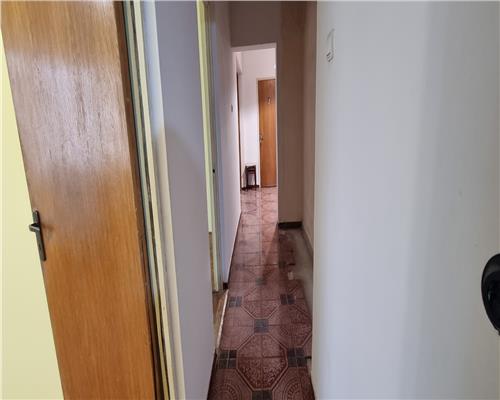 Apartament 3 camere foste proprietati de vanzare, etaj intermediar