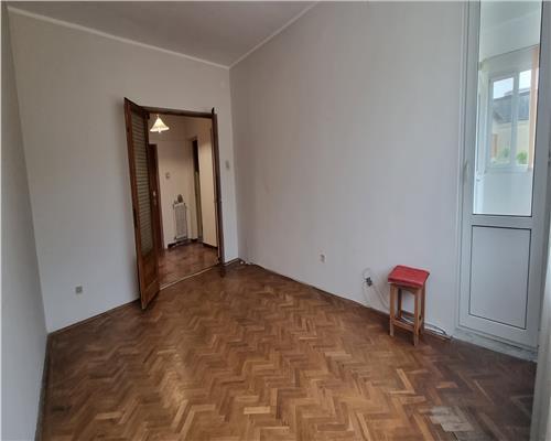 Apartament 3 camere foste proprietati de vanzare, etaj intermediar