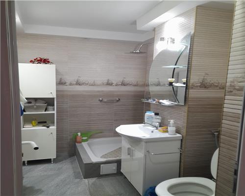 Apartament 2 camere de vanzare Cetate etaj intermediar cu loc de parcare rezervat