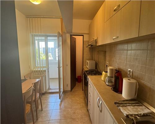 De vanzare apartament cu 4 camere, et.3, 100 mp utili