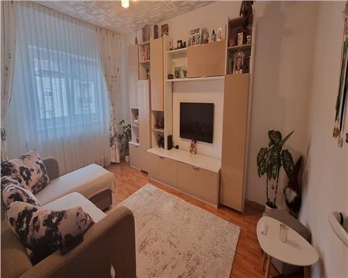 Apartament 3 camere de vanzare Cetate decomandat complet mobilat si utilat