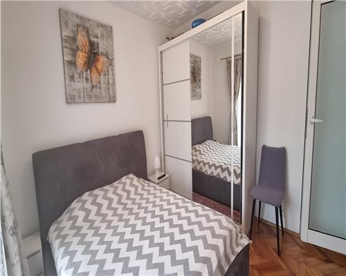 Apartament 3 camere de vanzare Cetate decomandat complet mobilat si utilat