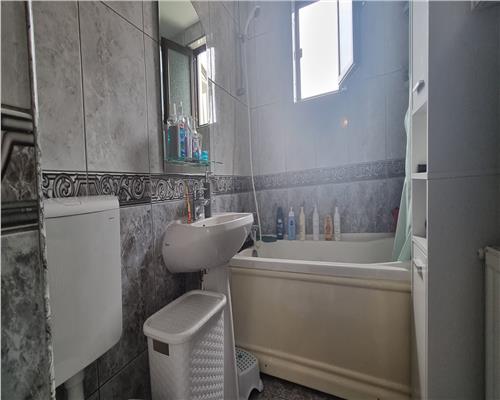 Apartament 3 camere de vanzare Cetate decomandat complet mobilat si utilat