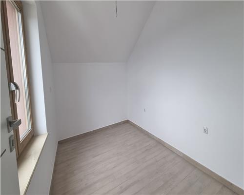 Apartament 3 camere de vanzare la mansarda finisat cu materiale de calitate superioara