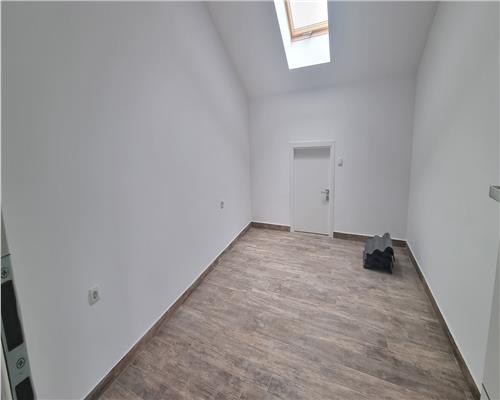 Apartament 3 camere de vanzare la mansarda finisat cu materiale de calitate superioara