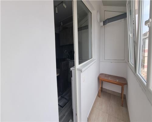 Apartament 3 camere supefinisat zona Cetate