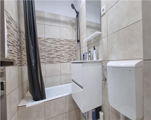 Apartament 3 camere supefinisat zona Cetate