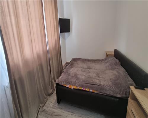 Apartament 3 camere supefinisat zona Cetate