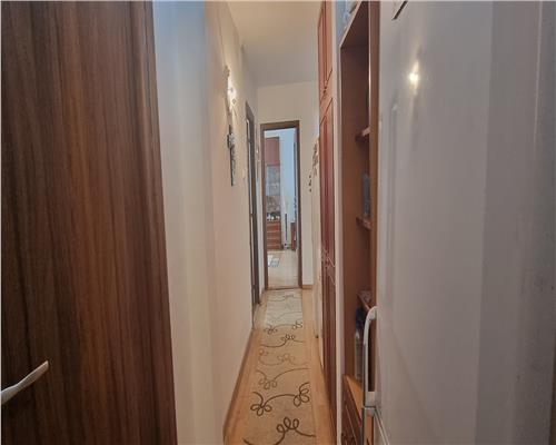 Apartament 3 camere decomandat Cetate