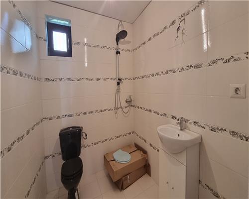 Casa 10 camere de vanzare zona Centru cu piscina interioara